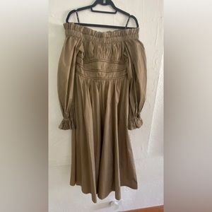 Aje Wattle Off Shoulder Midi Dress AU 12

Only worn once, no flaws. Retail $545